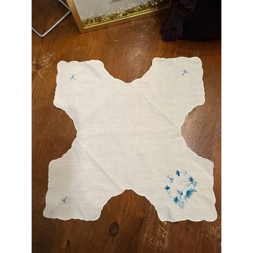 Vintage White Linen Scalloped X-Shape Table Topper Blue Floral Butterfly 21in
